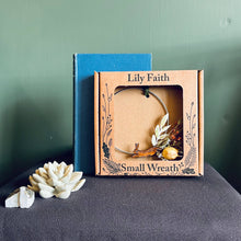 Load image into Gallery viewer, Hare Wreath