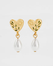 Load image into Gallery viewer, Niva Mistletoe Pear Earrings