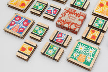Load image into Gallery viewer, Pocket Flower Press - Daisy