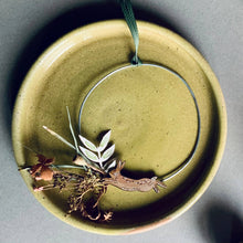 Load image into Gallery viewer, Hare Wreath