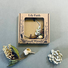 Load image into Gallery viewer, Hare Wreath