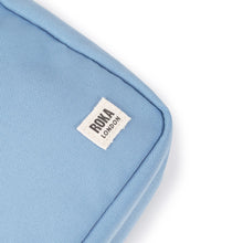 Load image into Gallery viewer, Bond Pocket Crossbody Bag in Retro Blue
