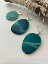 Load image into Gallery viewer, Glass pebble style pendant on necklace chain #153