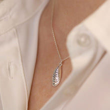 Load image into Gallery viewer, Sterling silver paua shell necklace