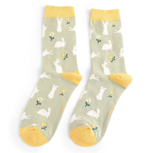 Load image into Gallery viewer, Miss Sparrow ladies bamboo socks bunnies and daisies mint
