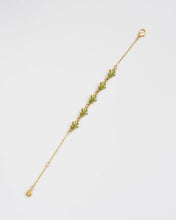 Load image into Gallery viewer, Oak Leaf Gold Bracelet