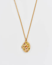 Load image into Gallery viewer, Robin & Blackberry Gold Oval Locket Chain Necklace