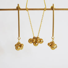 Load image into Gallery viewer, Kira - cluster ball necklace - gold plated