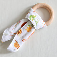 Load image into Gallery viewer, Wooden Teething Ring - Spring
