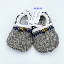 Load image into Gallery viewer, Harris Tweed Baby Shoes - grey herringbone