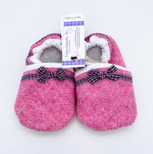 Load image into Gallery viewer, Harris Tweed Baby Shoes - plain pink
