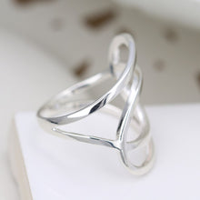 Load image into Gallery viewer, Sterling silver ring with double ellipse design