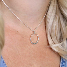 Load image into Gallery viewer, Silver circle necklace