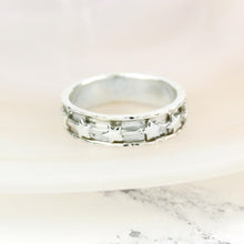 Load image into Gallery viewer, Sterling silver spinning ring with multi star design