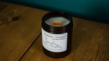 Load image into Gallery viewer, Seaweed & Juniper amber jar soy wax candle by The Coorie Company