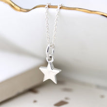 Load image into Gallery viewer, Sterling silver star necklace