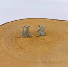 Load image into Gallery viewer, Tiny Fox Studs