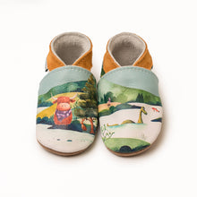 Load image into Gallery viewer, Inch Blue Shoes - Highland Cow
