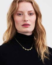 Load image into Gallery viewer, Oak Leaf Gold Choker Necklace
