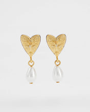 Load image into Gallery viewer, Jasmine Moon Butterfly Pearl Earrings
