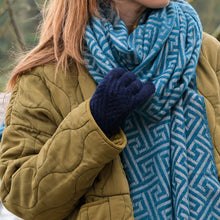 Load image into Gallery viewer, Charlotte Recycled Blend Navy Blue Cable Knit Gloves
