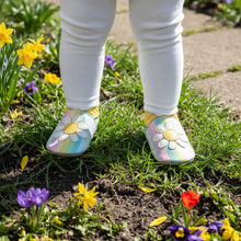 Load image into Gallery viewer, Inch Blue Shoes - Daisy Pastel Stripe
