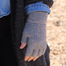 Load image into Gallery viewer, Light Grey Waffle Texture Fingerless Gloves
