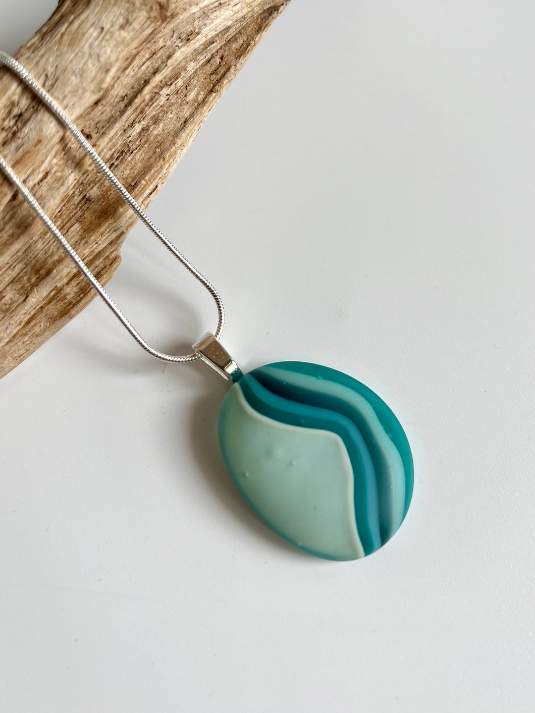 Glass pebble style pendant on necklace chain #178