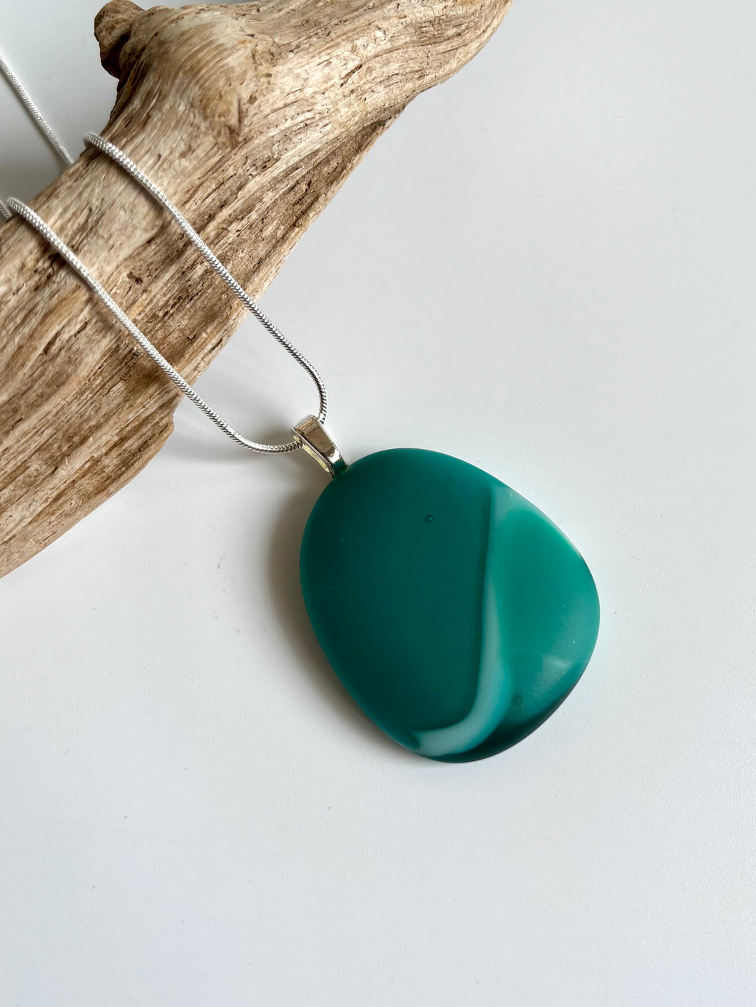 Glass pebble style pendant on necklace chain #190