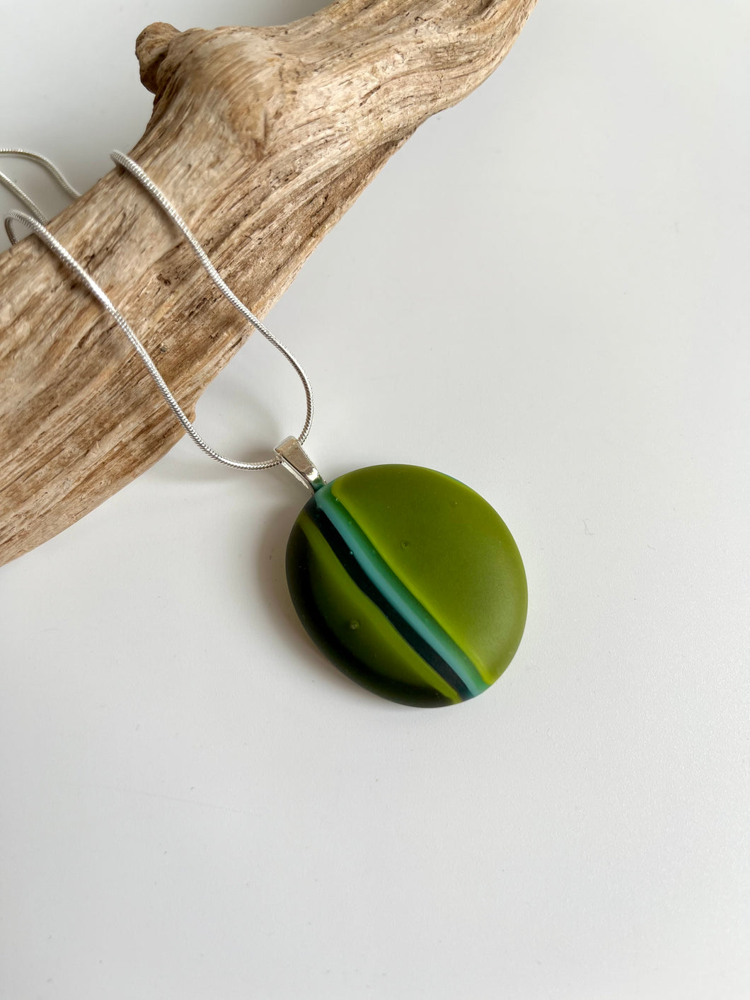 Glass pebble style pendant on necklace chain #186