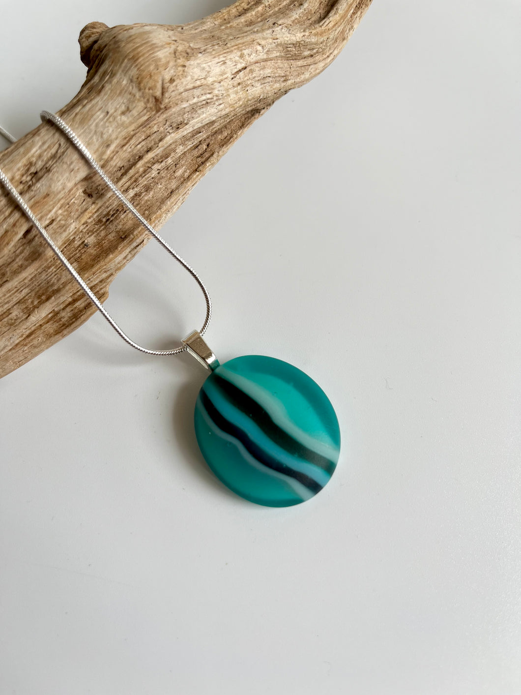 Glass pebble style pendant on necklace chain #182