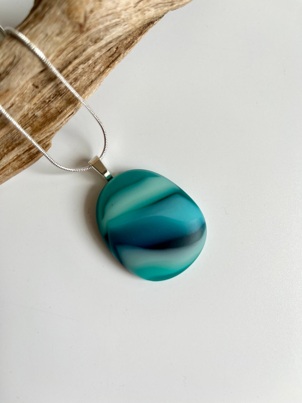 Glass pebble style pendant on necklace chain #185