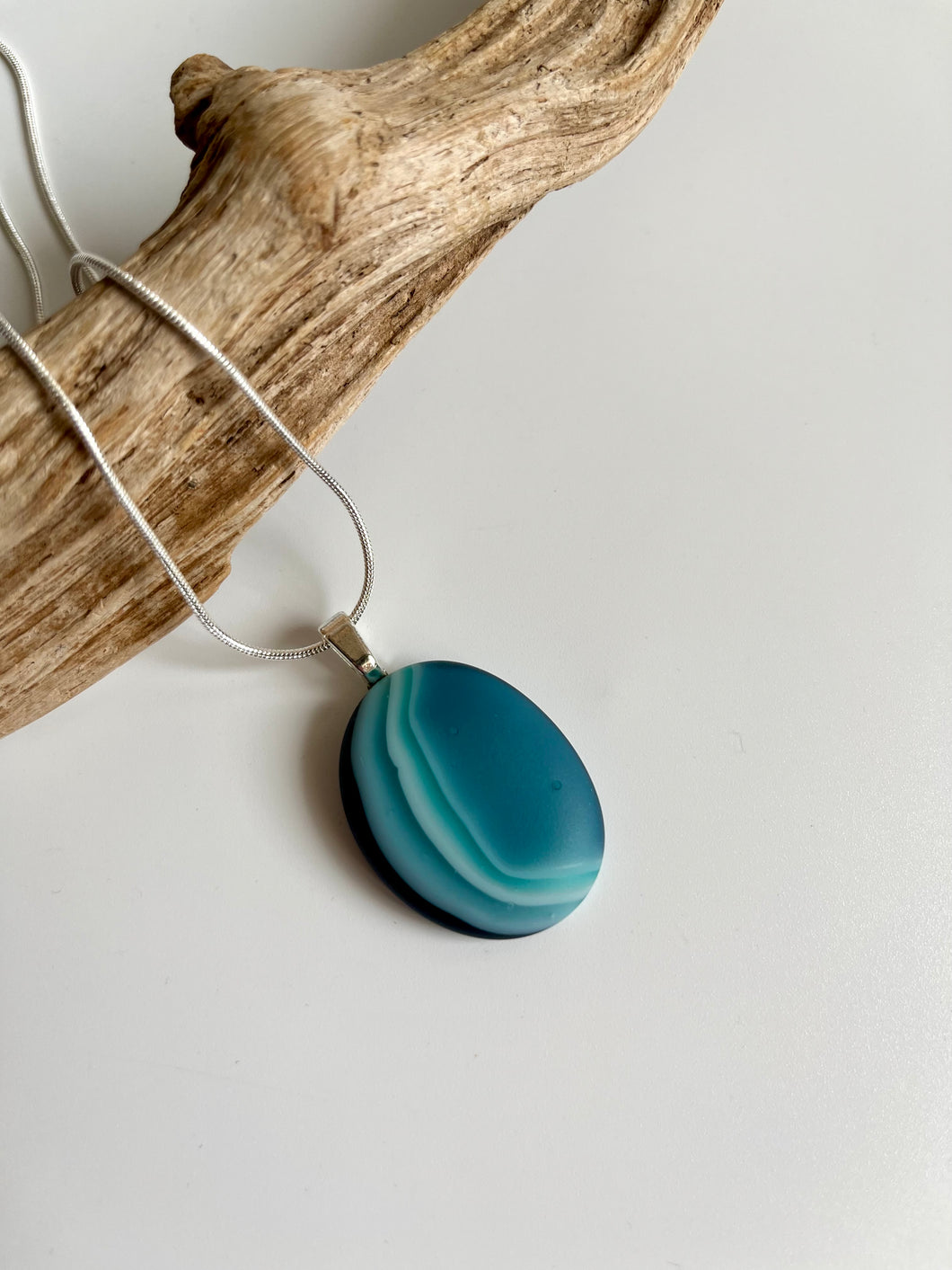 Glass pebble style pendant on necklace chain #191