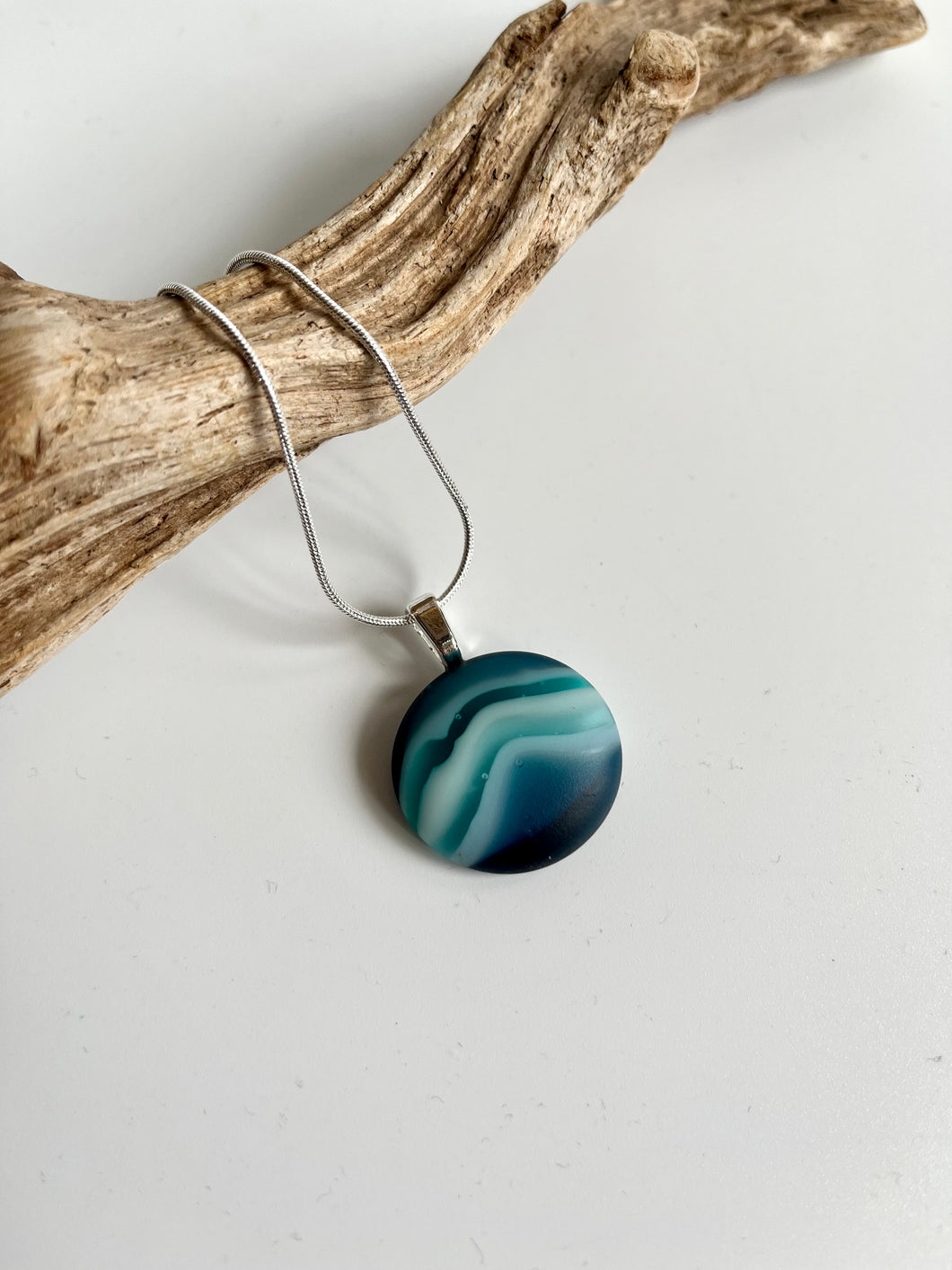 Glass pebble style pendant on necklace chain #164