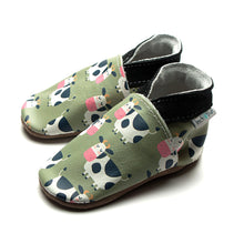 Load image into Gallery viewer, Inch Blue baby shoes - Moo - cows

