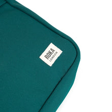 Load image into Gallery viewer, Bond Pocket Crossbody Bag in Teal
