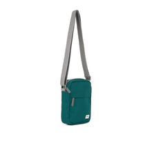 Load image into Gallery viewer, Bond Pocket Crossbody Bag in Teal
