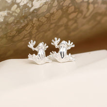 Load image into Gallery viewer, Tree frog sterling silver earrings

