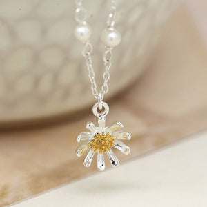 Sterling silver daisy and freshwater pearl necklace