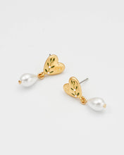 Load image into Gallery viewer, Niva Mistletoe Pear Earrings
