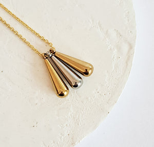 Kira - teardrop trio necklace