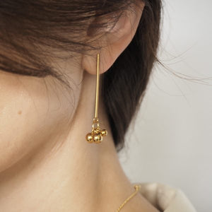 Kira - cluster ball earrings - gold plated