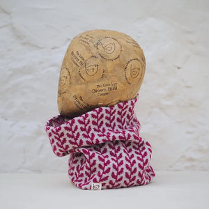 Raspberry Merino Wool Snood - Running Leaf Pattern