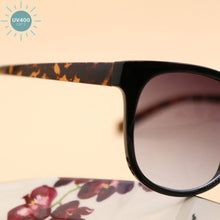 Load image into Gallery viewer, Black and tortoiseshell oversize sunglasses
