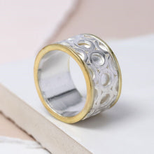 Load image into Gallery viewer, Sterling silver circle band ring with brass edges

