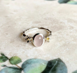 Daisies Ring with rose quartz