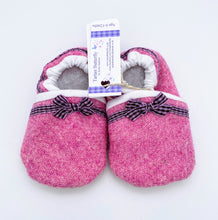 Load image into Gallery viewer, Harris Tweed Baby Shoes - plain pink
