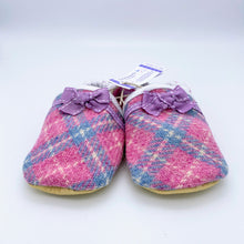 Load image into Gallery viewer, Harris Tweed Baby Shoes - pale pink check
