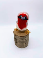 Load image into Gallery viewer, Needle felted Robin
