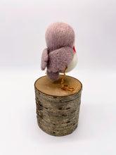 Load image into Gallery viewer, Needle felted Robin
